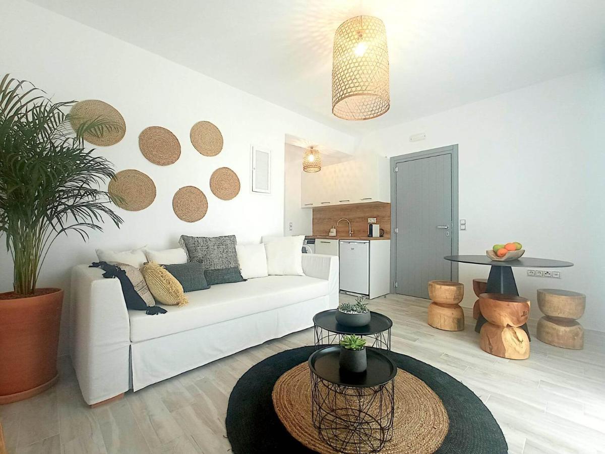 Beach Apartment Thalia With Hot Tub And Sea View Agios Prokopios  Exterior foto